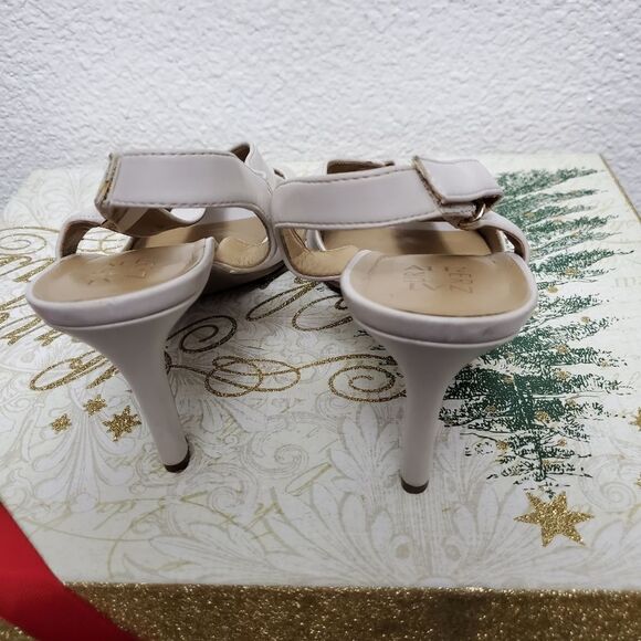 Naturalizer heels  - Picture 7 of 7
